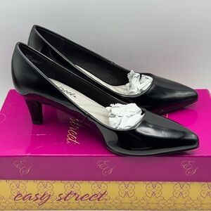 Easy Street Pointe Pumps | Black Patent Size 6.5M